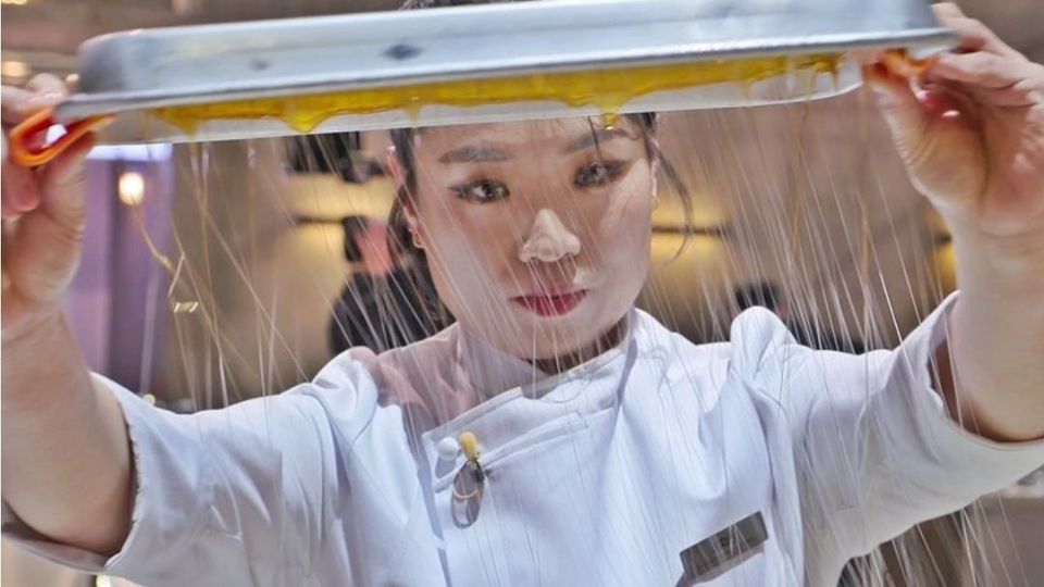 Top Chef Jung Ji Sun Reveals Shockingly Low Fee for Netflix’s ‘Culinary Class Wars’