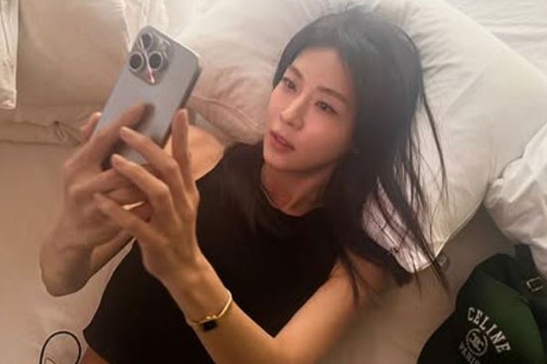 Actress Ha Ji-won