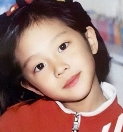 Jo Bo Ah’s Childhood Photos