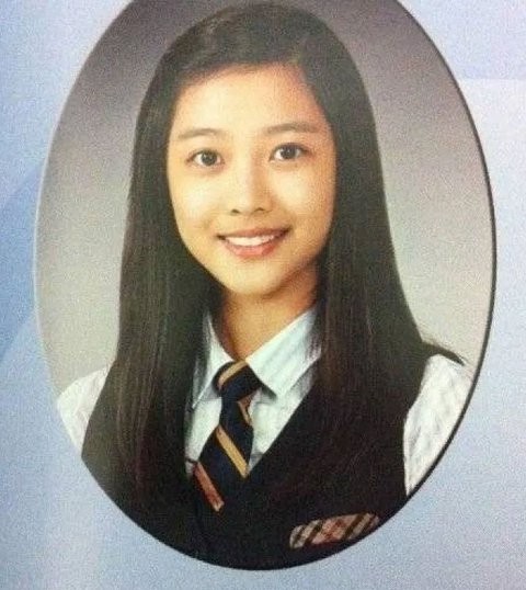 Jo Bo Ah’s Childhood Photos