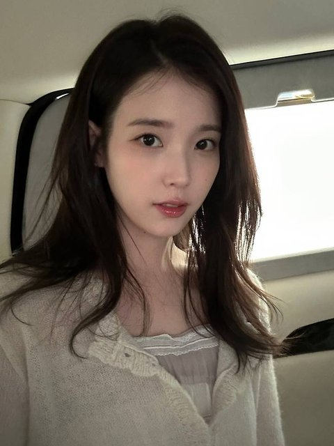 IU