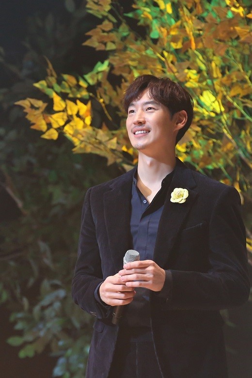 Lee Je-Hoon - 1109a