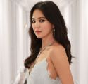 Song Hye-kyo and Prof. Seo Kyung-Deok Donates 10,000 Guidebooks
