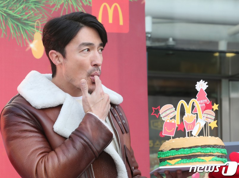Daniel Henney