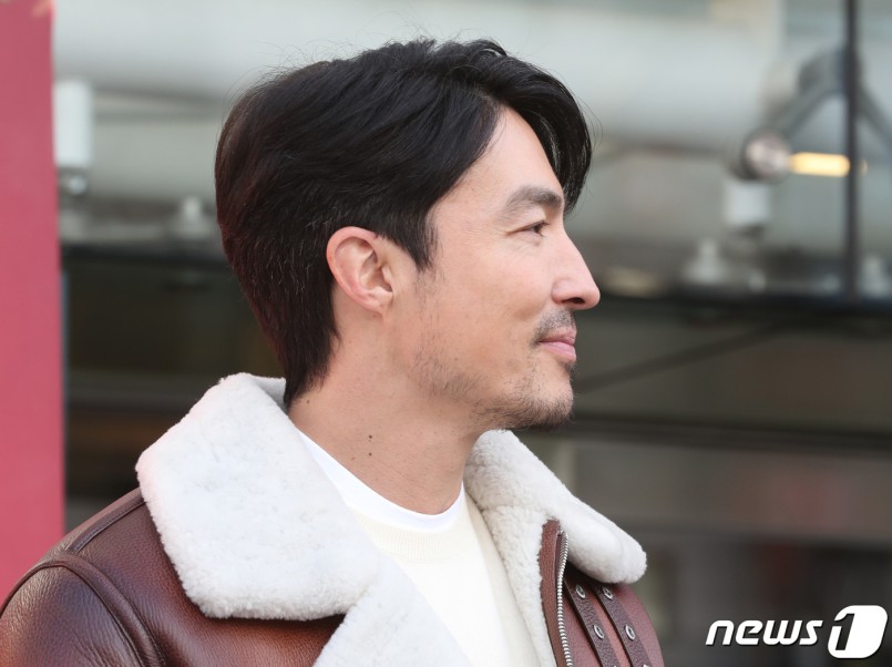 Daniel Henney