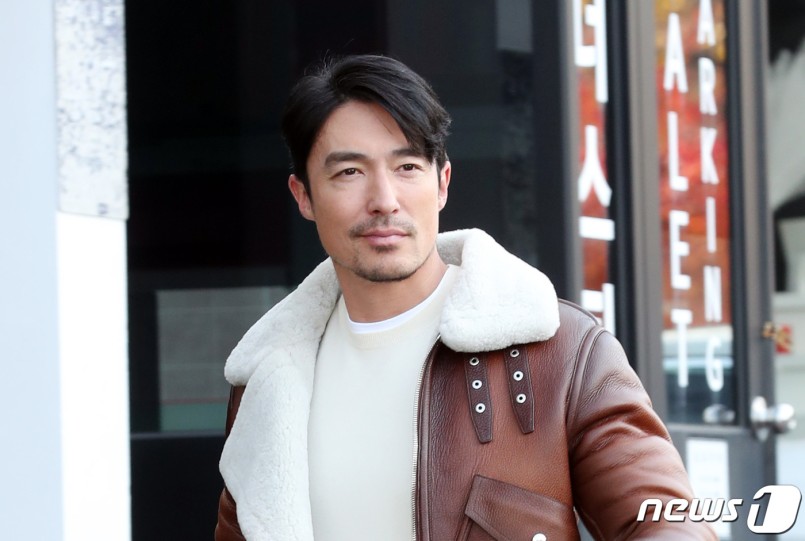 Daniel Henney