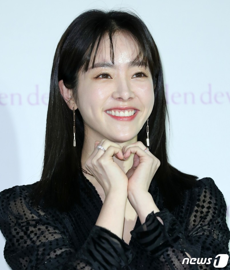 Han Ji-min, a smile that shines in any moment