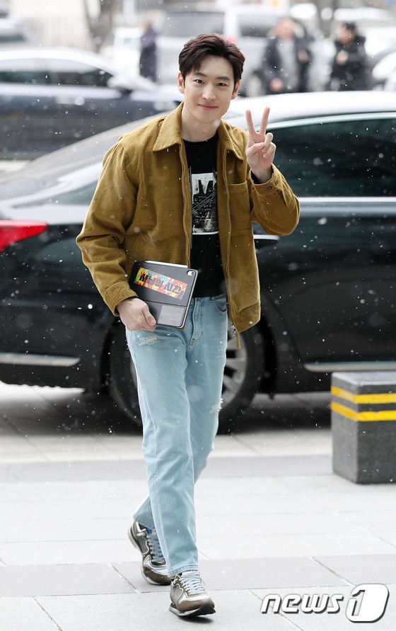 Lee Jee-hoon of "Time to Hunt"