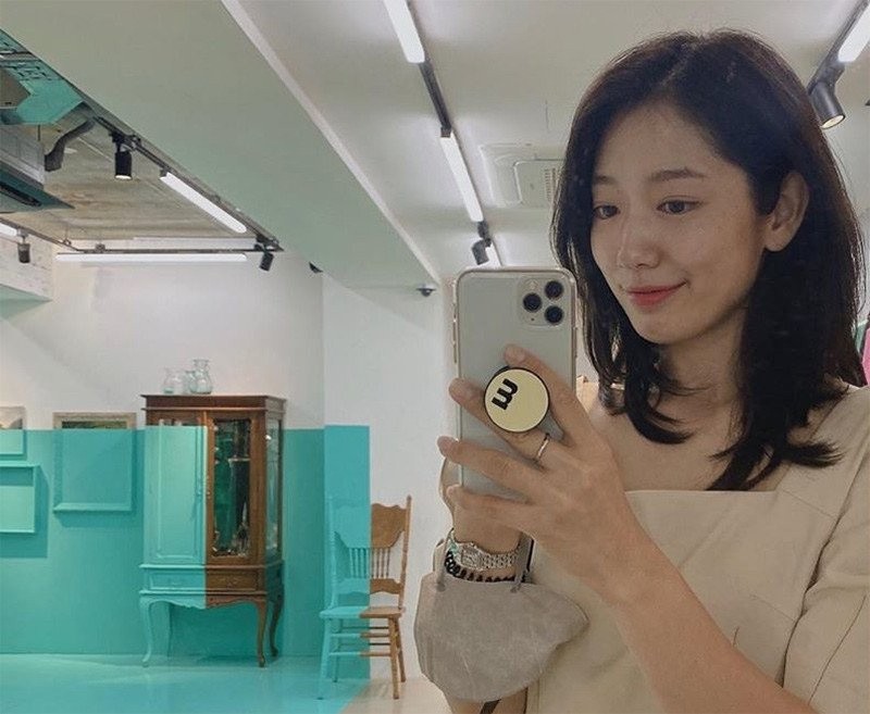 Park Shin Hye Looks Fresh On Her New Hairstyle For The Summer