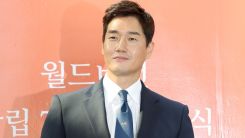 ‘Money Heist Korea’ Star Yoo Ji Tae on Playing Professor, Bed Scene, More